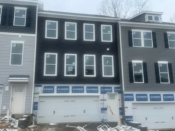 702 Olivia St, Collier Twp, PA 15205