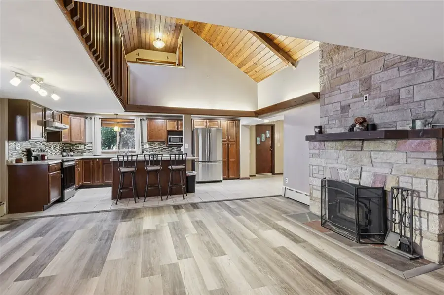 1012 Magnolia Dr, Jeannette, PA 15644 - Image #3