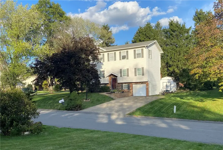1253 Megown Dr, South Park, PA 15129 - Image #2