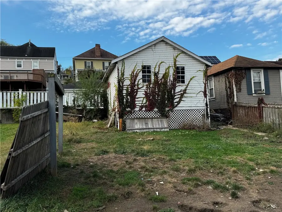 613 Crest Ave, Charleroi, PA 15022 - Image #3