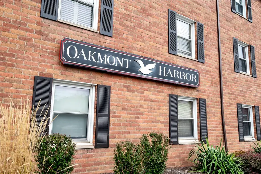 31 Huston Rd, Oakmont, PA 15139 - Image #2