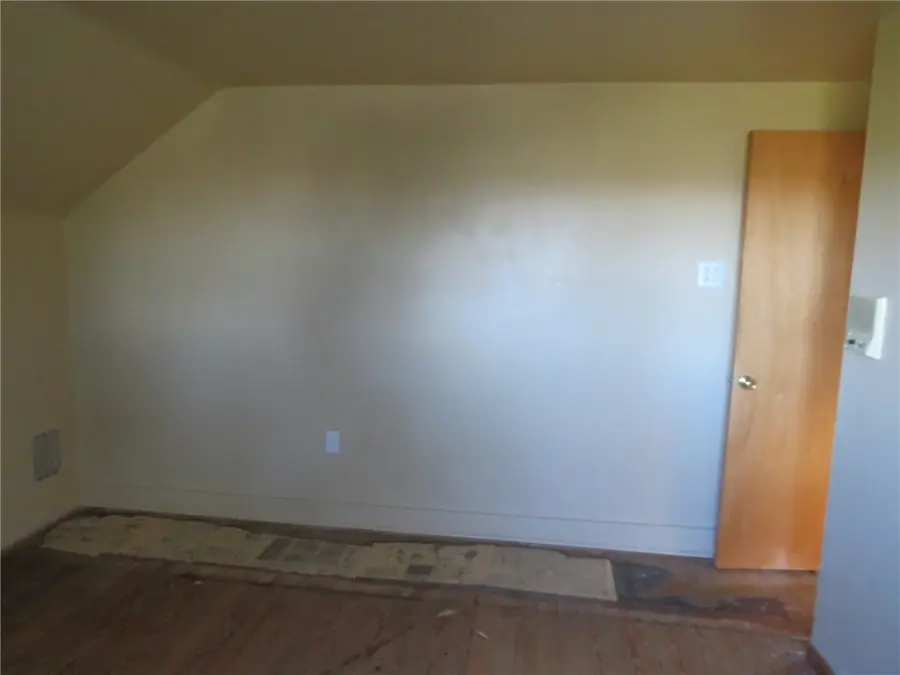 916 Gill Hall Rd, Jefferson Hills, PA 15025 - Image #3