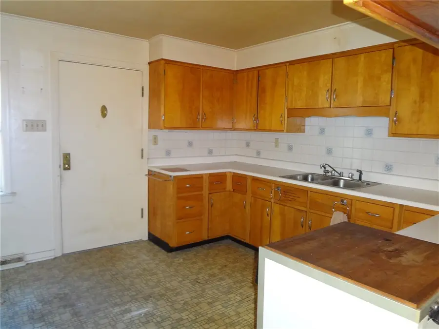 641 Harvey Avenue, Hempfield, PA 15601 - Image #2