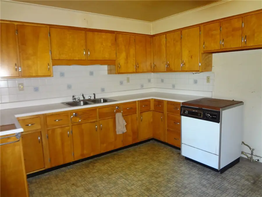 641 Harvey Avenue, Hempfield, PA 15601 - Image #3