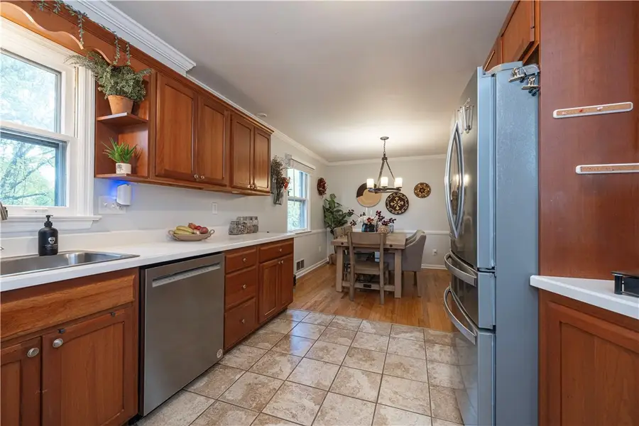 2320 Cassidy Dr, Bethel Park, PA 15102 - Image #3