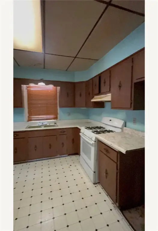 221 Singer Ave, McKees Rocks, PA 15136 - Image #2