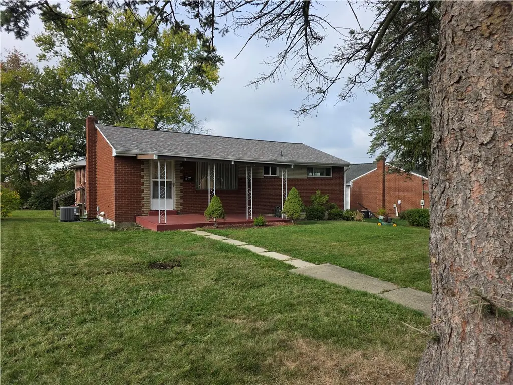 11 N Rolling Hills Ave, Hempfield, PA 15642 - Image #1