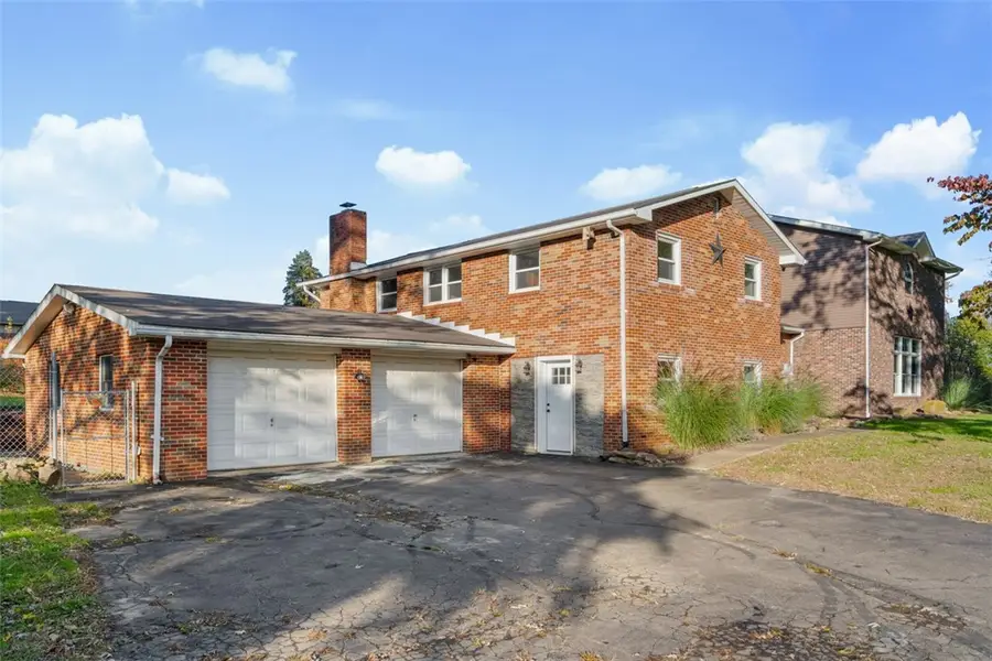 462 Fairlane Blvd, New Galilee, PA 16141 - Image #3