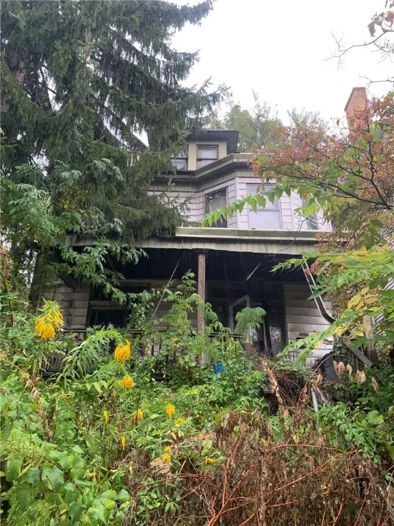 327 Elizabeth Ave, Avalon, PA 15202