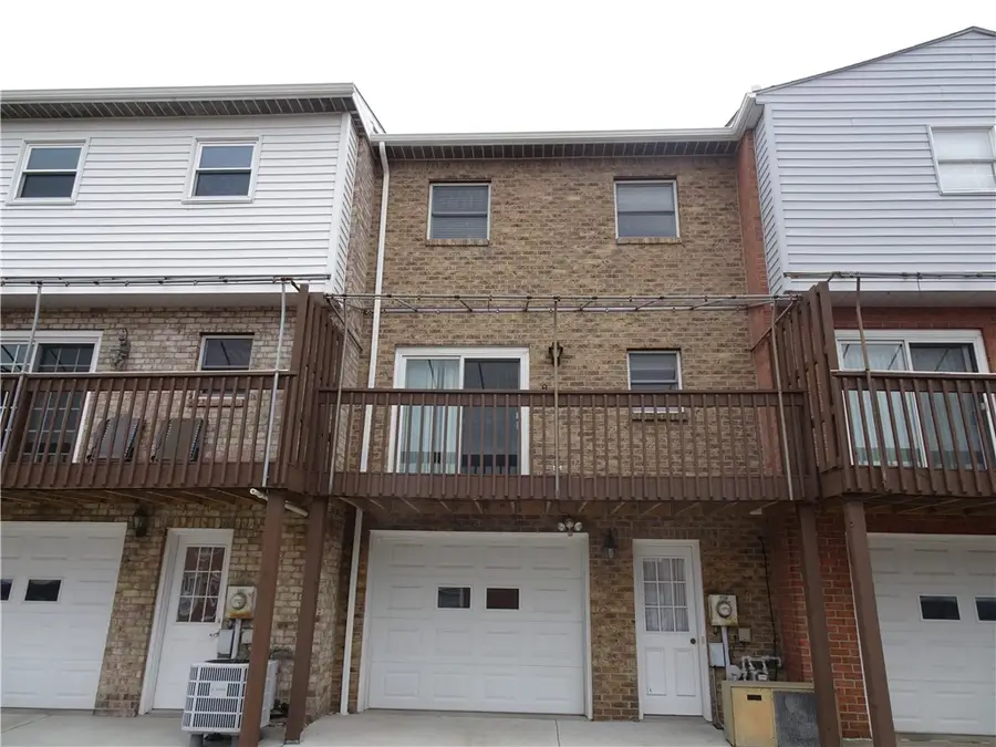 109 Canterbury Commons, White, PA 15701 - Image #3