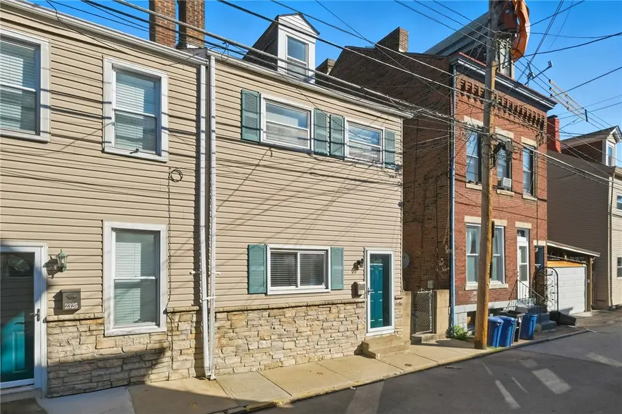 2327 Larkins Way, Pittsburgh, PA 15203 - Image #2