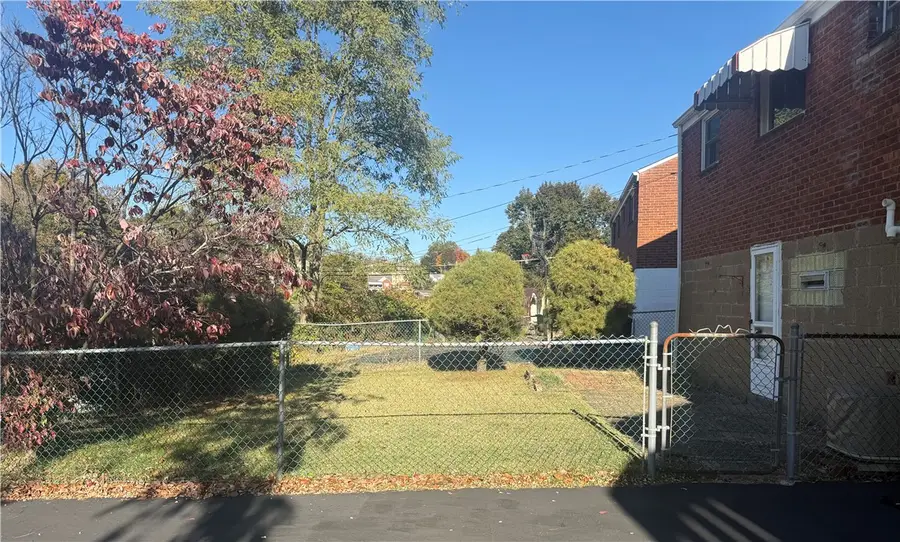 646 Elmbank St, Brookline, PA 15226 - Image #2