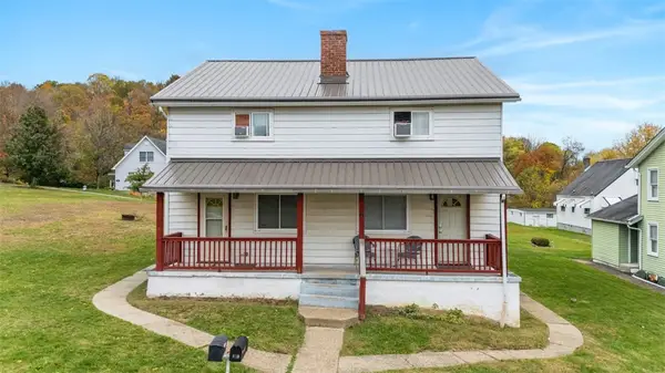 54 Price Rd, Collier Twp, PA 15142