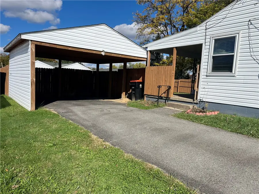 17 Braddock Dr, Latrobe, PA 15650 - Image #2