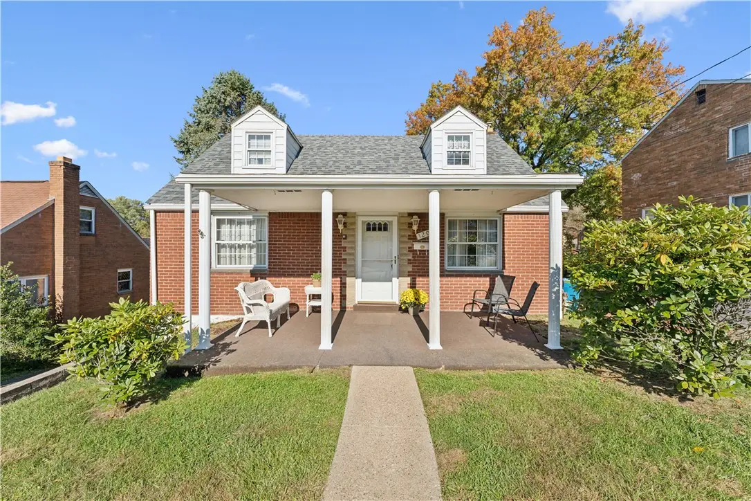 120 Parkwood Dr, Verona, PA 15147 - Image #1