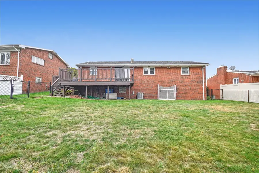 417 Beckman Dr, McKeesport, PA 15132 - #2