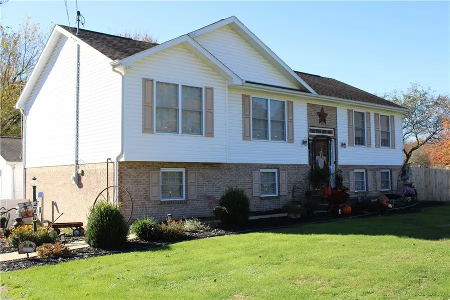216 Edna St, Harrisville, PA 16038 - Image #3