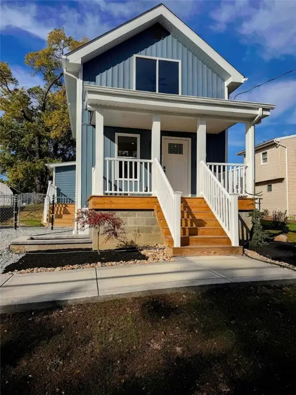 2888 Cedar St, Bethel Park, PA 15102