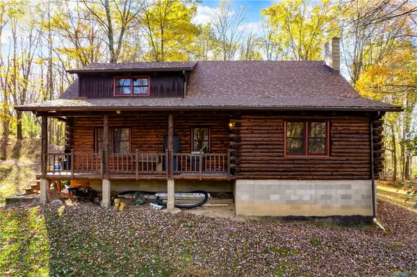 142 Cashdollar Road, Adams Twp, PA 16046