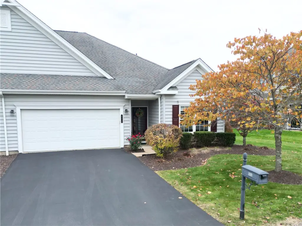 553 Pioneer Ln, Economy, PA 15042 - Image #1