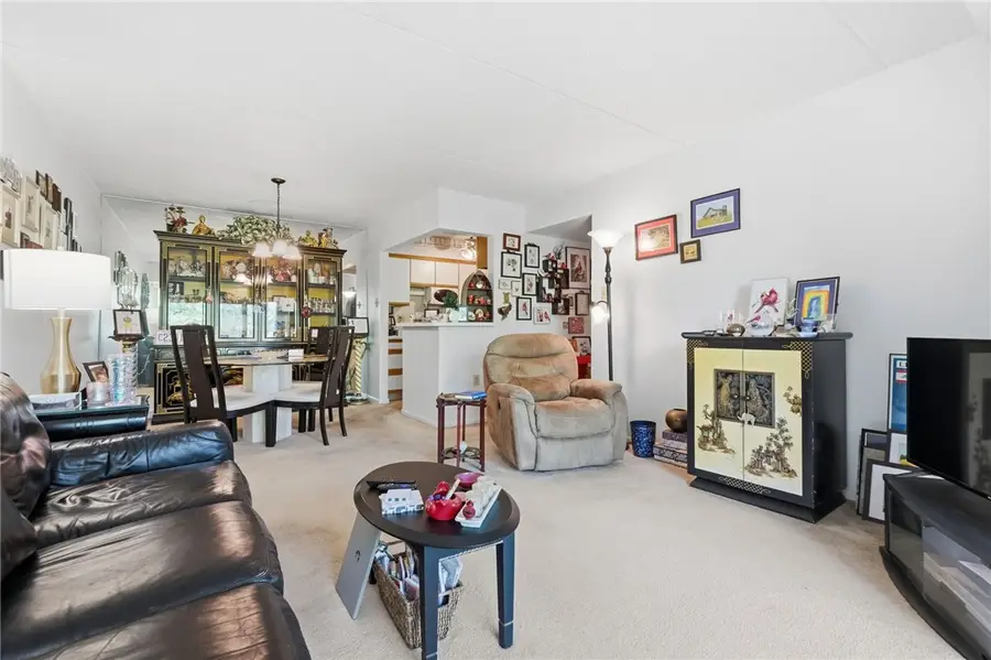 2160 Greentree Rd #801W, Scott Township, PA 15220 - Image #3