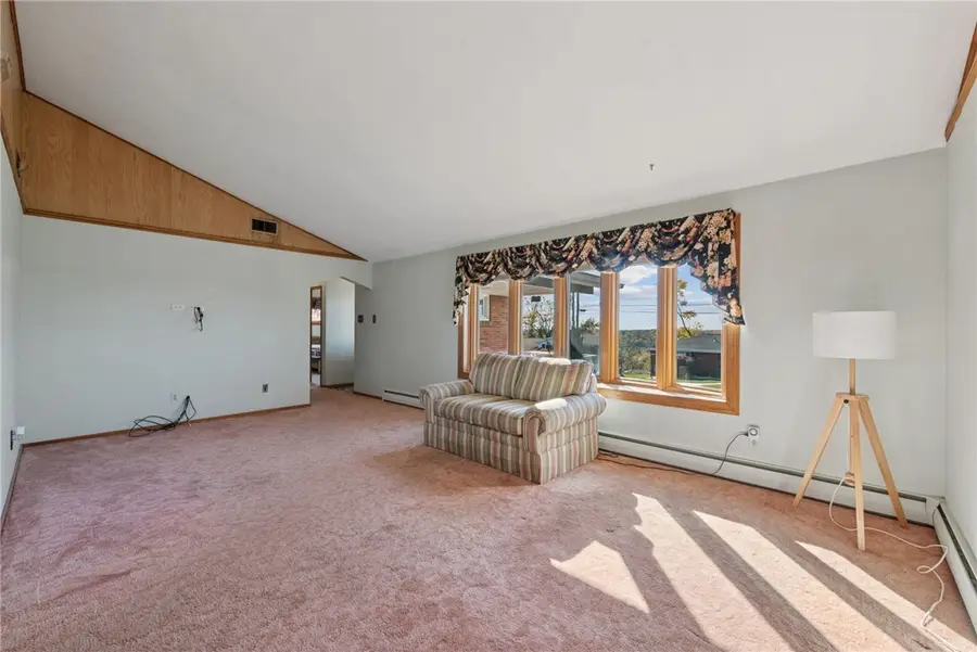 1268 Richard Rd, North Huntingdon, PA 15642 - Image #3