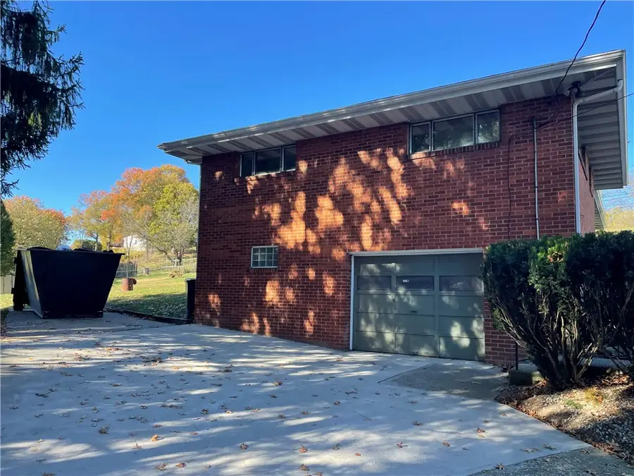 215 Crest Ave., Rostraver, PA 15012 - Image #3