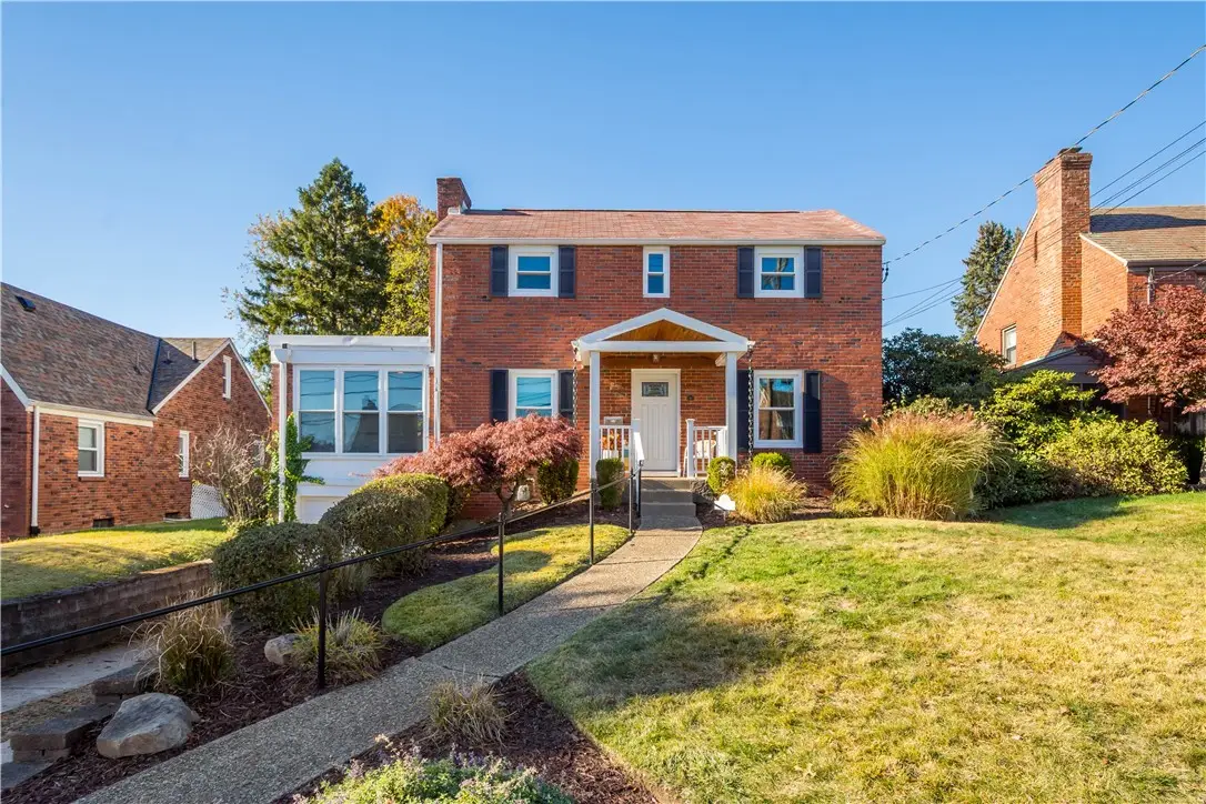 17 Pocono Dr, Green Tree, PA 15220 - Image #1