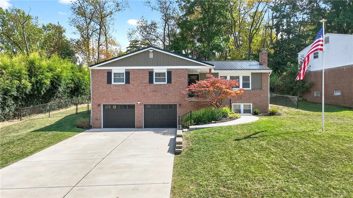 5184 S Carterton Dr, Hampton, PA 15044 - Image #1