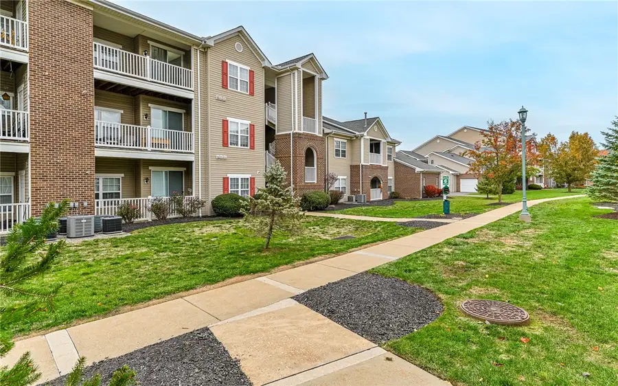 1012 Stockton Ridge, Cranberry Township, PA 16066 - Image #2