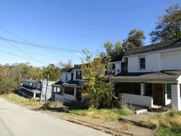 11-27 Torrance St, Penn Hills, PA 15235