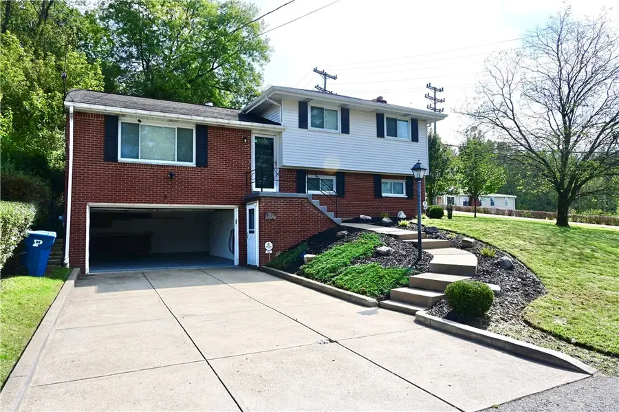 102 Mckenzie Dr, Penn Hills, PA 15235 - Image #2