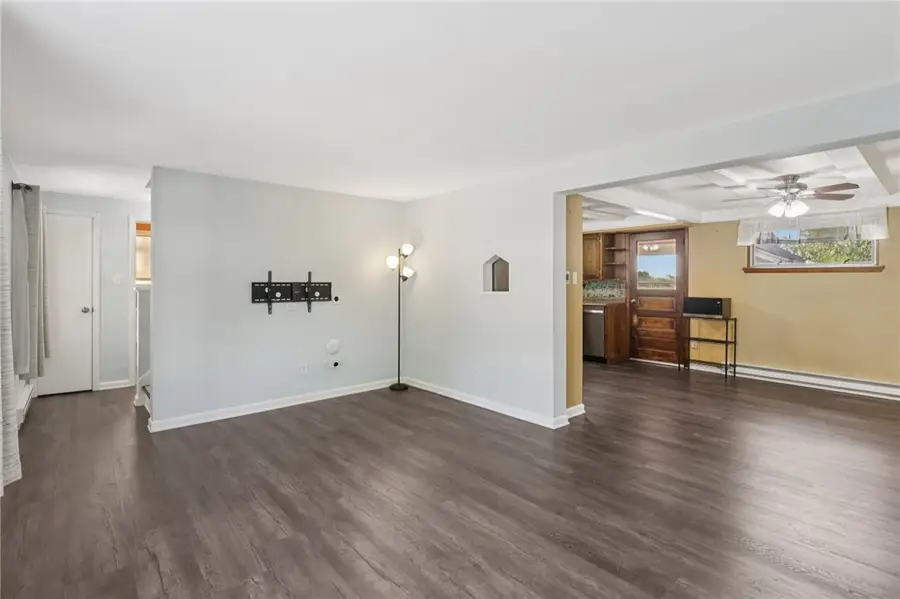 723 Elwell Ave, West Mifflin, PA 15122 - Image #3