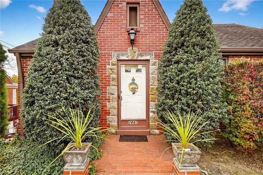 2847 Middletown Rd, Ingram, PA 15204 - Image #2