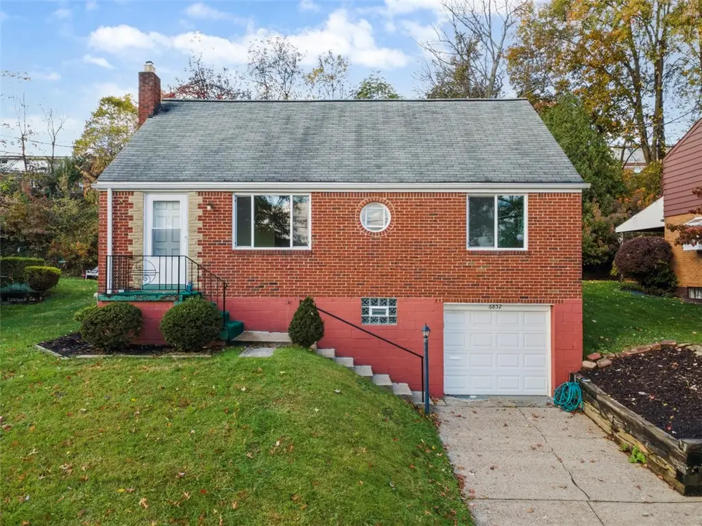 6852 Tunnelview Dr, Penn Hills, PA 15235 - Image #1