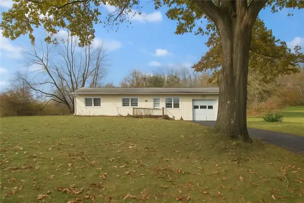 49 Orchard Rd, Wilmington Twp, PA 16142