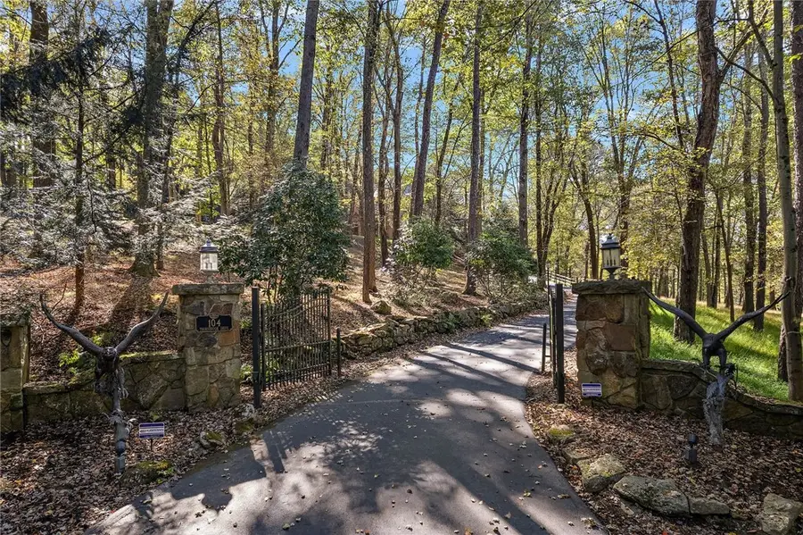 104-102 Thornbrook Drive, Nixon, PA 16002 - Image #2