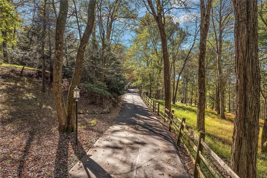 104-102 Thornbrook Drive, Nixon, PA 16002 - Image #3