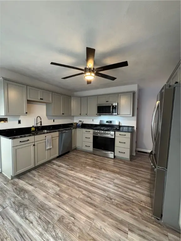 2422 Salisbury St, Pittsburgh, PA 15210 - Image #2