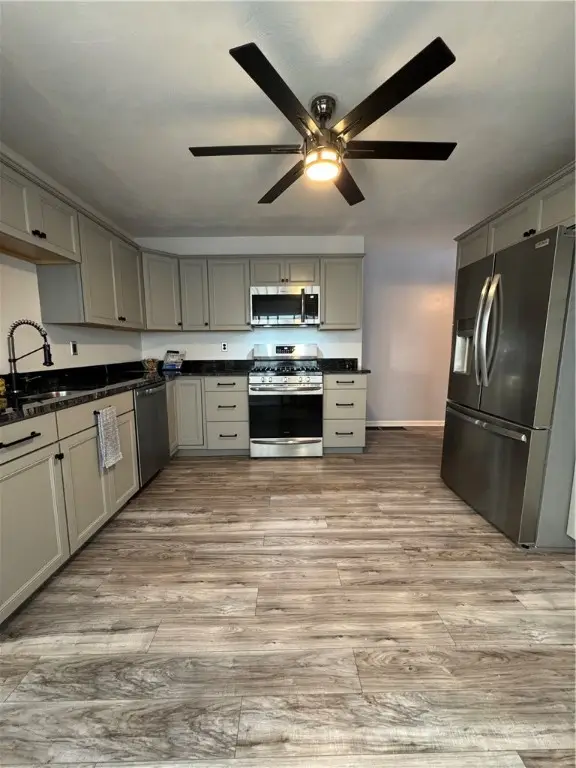 2422 Salisbury St, Pittsburgh, PA 15210 - Image #3