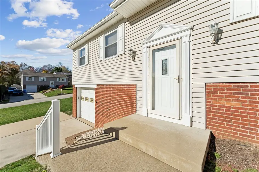 500 Greenfield Ct, North Huntingdon, PA 15642 - Image #2