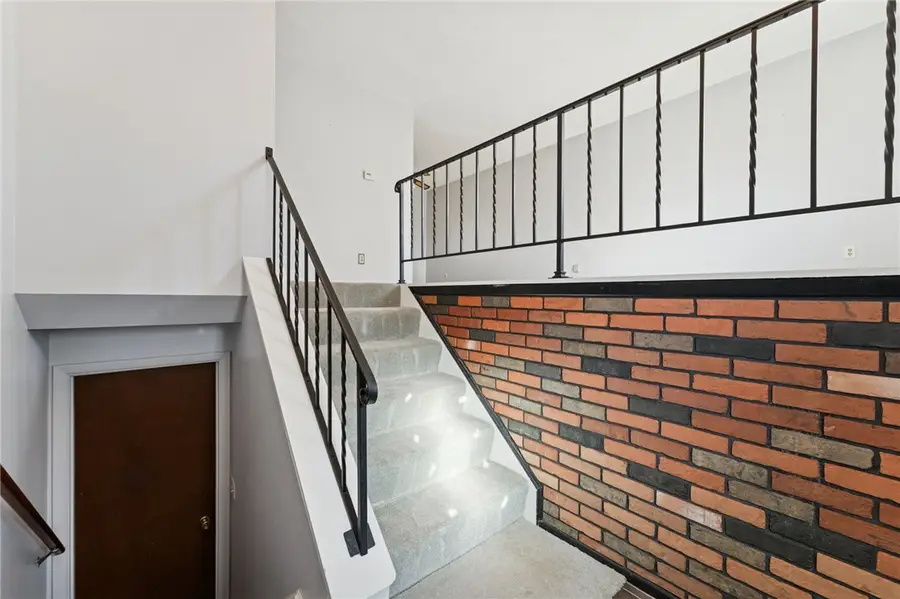 500 Greenfield Ct, North Huntingdon, PA 15642 - Image #3