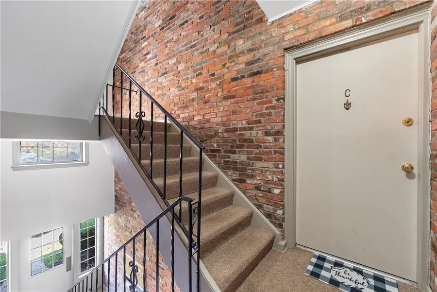 103 Jamestown Dr #C, Scott Township, PA 15216 - Image #3