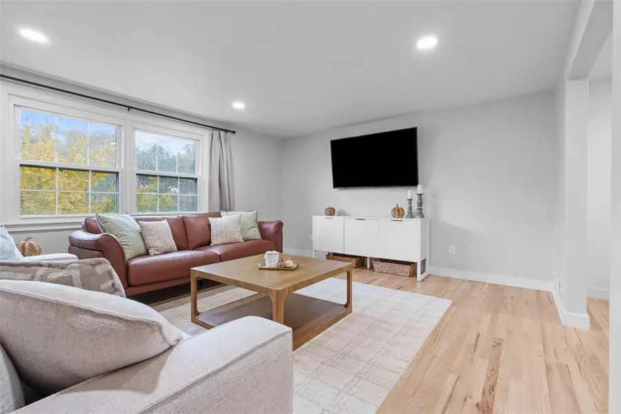 1048 Cedar Blvd, Mount Lebanon Township, PA 15228 - Image #3