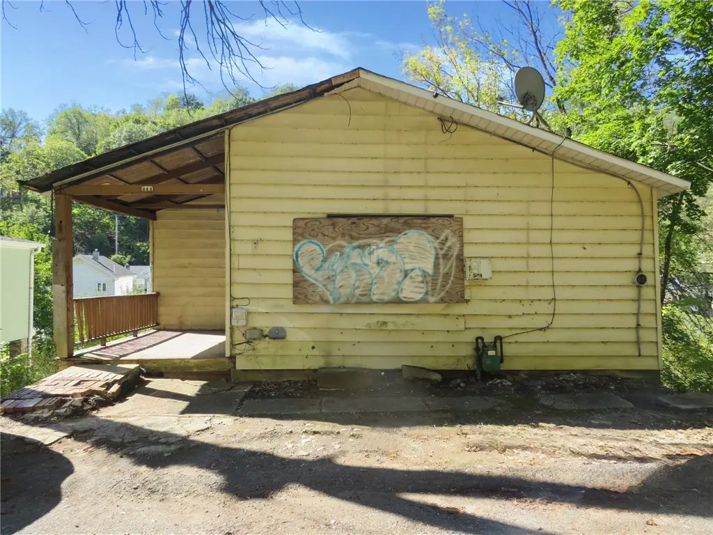 311 Run St, Carnegie, PA 15106 - Image #1