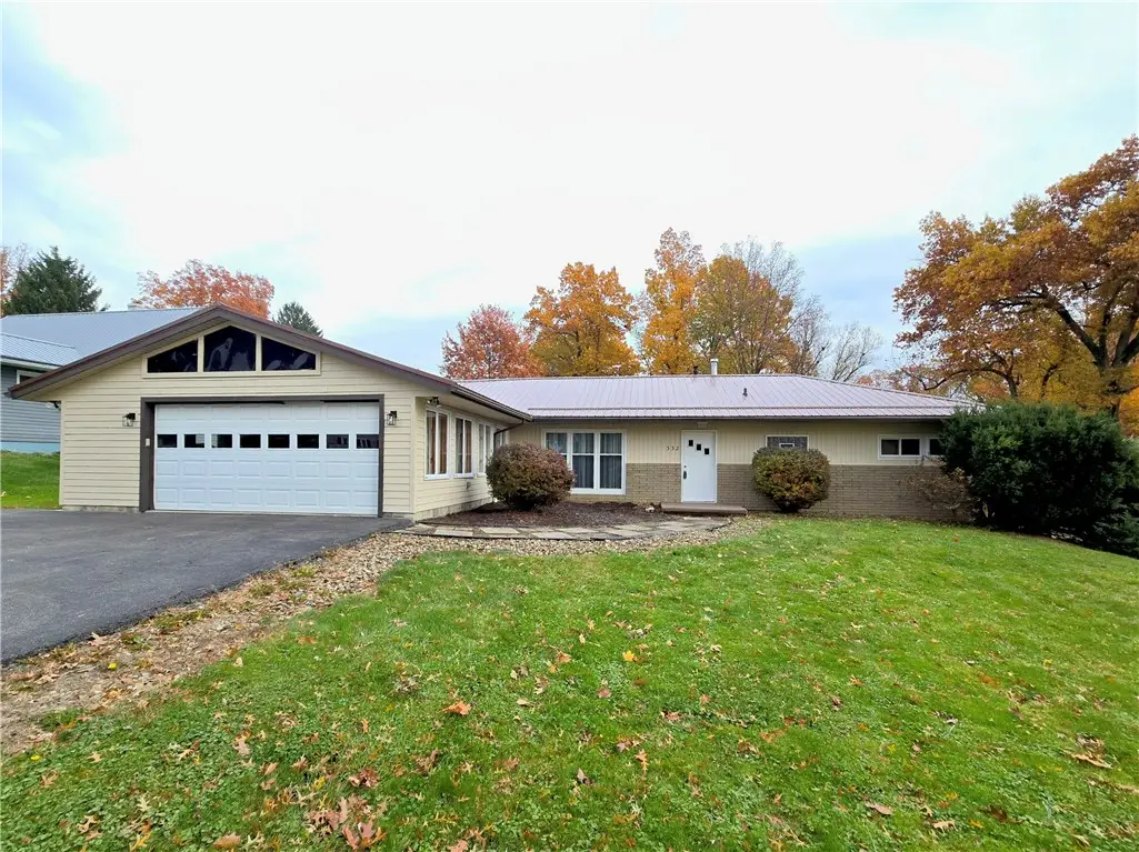 332 Frazier Dr, Neshannock Township, PA 16105 - Image #1