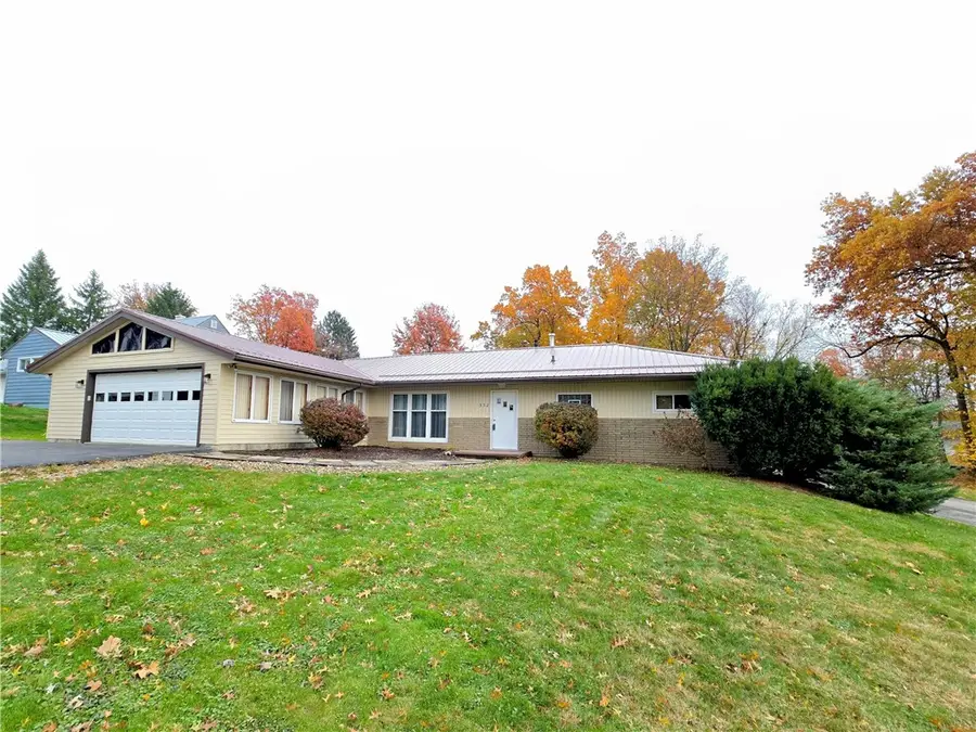 332 Frazier Dr, Neshannock Township, PA 16105 - Image #2