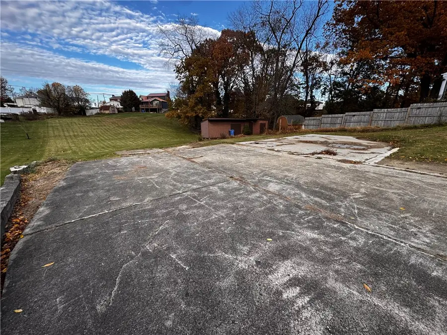 176 Jefferson Dr, Lower Burrell, PA 15068 - Image #3