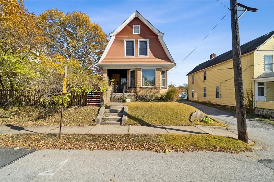 17 E Gaskill Ave, Jeannette, PA 15644 - Image #1