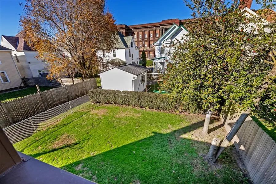 209 E South St, Connellsville, PA 15425 - Image #3